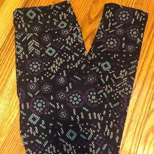 Lularoe Blue and Purple Pattern Leggings OS